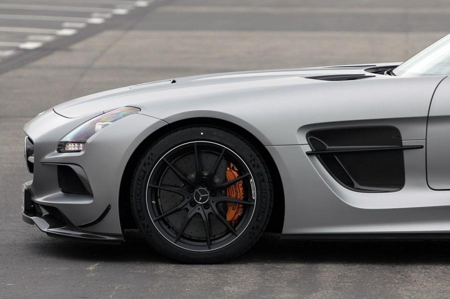  Mercedes-Benz SLS AMG Black Series 2014 года  (фото 48 из 84)